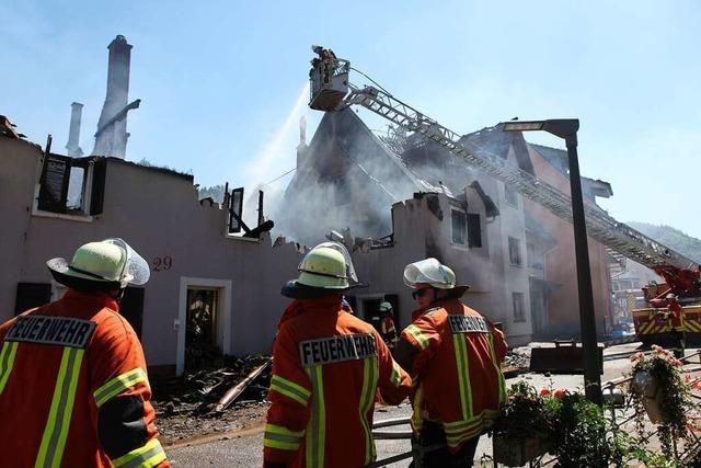 Der Großbrand in Diersburg brach wohl in einer Garage aus