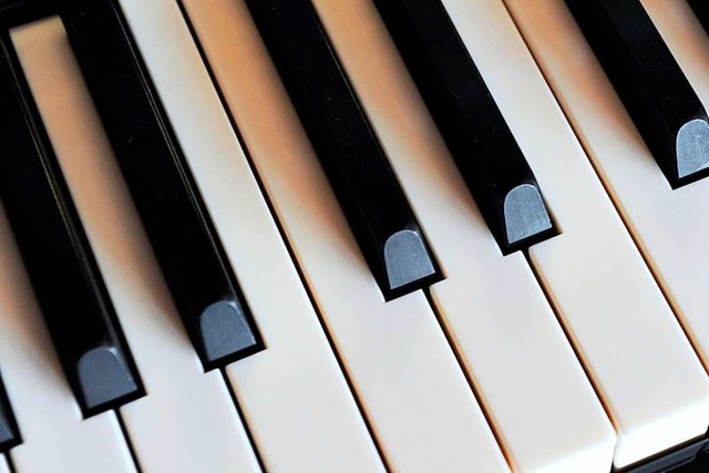 Tnende Tasten: Auch der Besuch einer Klavierwerkstatt gehrt dazu.  | Foto: Ingo Schneider