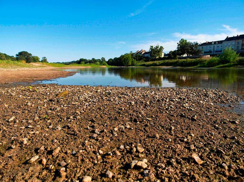 Frankreich: Das trockene Bett der Loire.