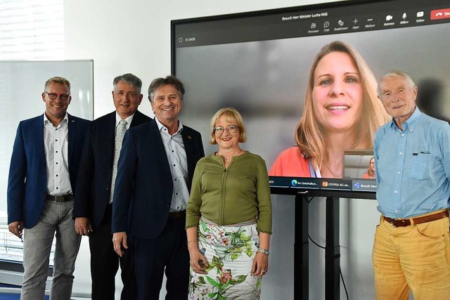 Waren beim Besuch von Minister Manfred...ller, Nicola Osypka und Peter Osypka.  | Foto: Maja Tolsdorf