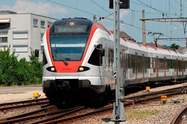 Fricktal Regio fordert Züge im Halbstundentakt statt Schnellbus
