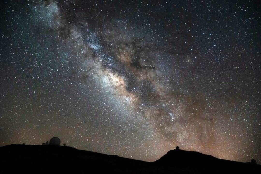 Pures Glück für Astro-Fans: die Milchstraße über der Sternwarte von La Palma  | Foto: Javier Cuevas
