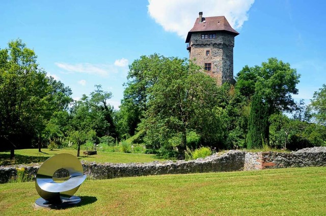 Die Burg Sponeck ist das Wahrzeichen v...n sich Reste eines rmischen Kastells.  | Foto: Roland Vitt