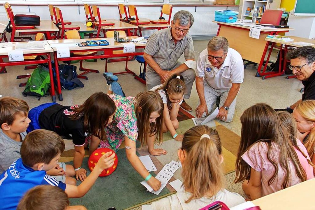 Besuch in der Kiwanis-Ferienschule in ... wie viel Spa die Kinder dabei haben.  | Foto: Ruth Seitz