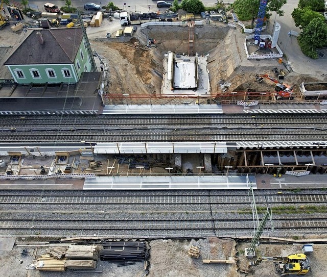 Der Auggener Bahnhof hat sie bereits: ...be im oberen Teil des rechten Bildes).  | Foto: Jrgen Schmidt