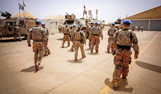 Deutsche Soldaten setzen ihren Mali-Ei... Bild von Camp Castor in Gao im April.  | Foto: Kay Nietfeld (dpa)