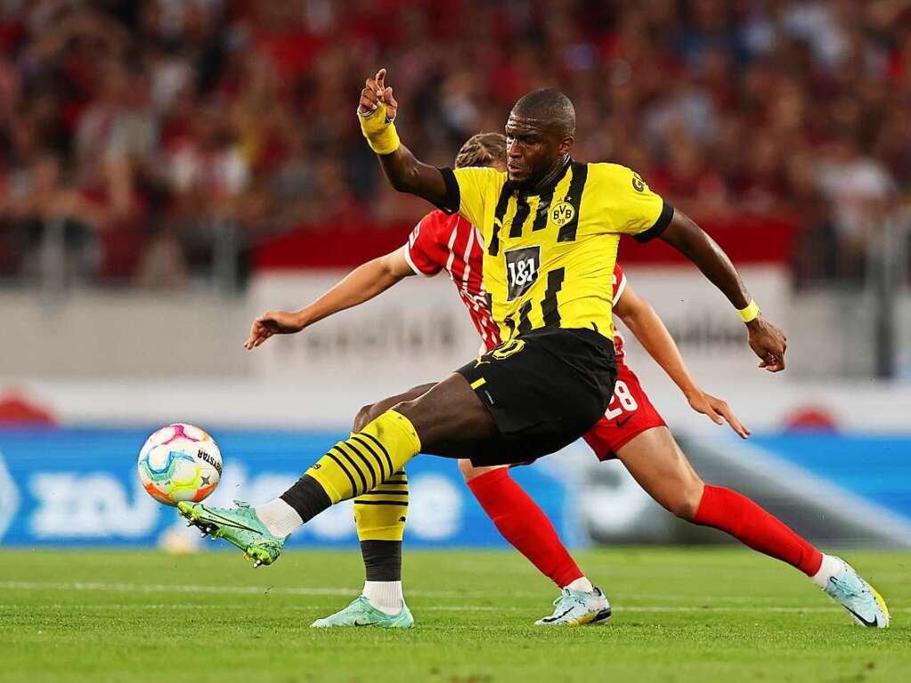 Gegen Borussia Dortmund verliert der SC Freiburg nach 1:0-Halbzeitfhrung mit 1:3.