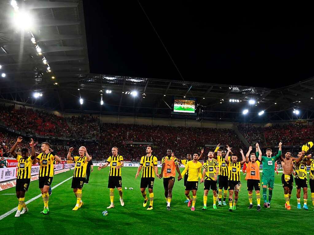 Gegen Borussia Dortmund verliert der SC Freiburg nach 1:0-Halbzeitfhrung mit 1:3.