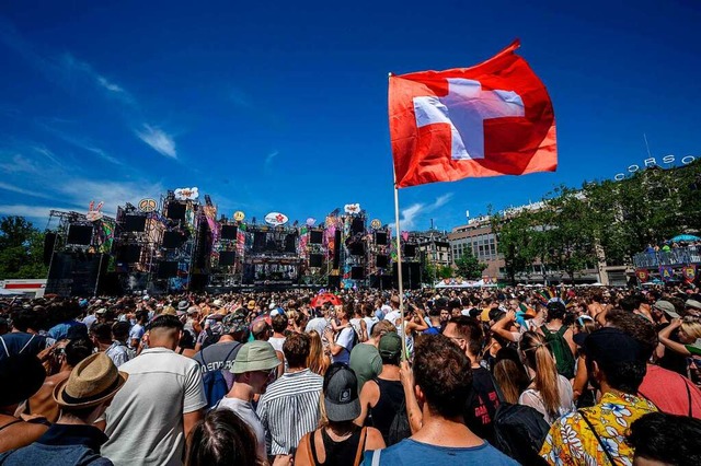 900.000 Besucher zhlte die Street Parade in diesem Jahr.  | Foto: FABRICE COFFRINI (AFP)