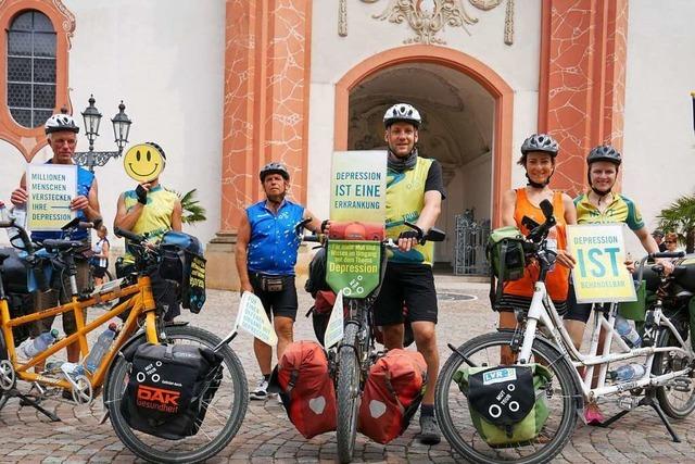 Radfahrer der Mut-Tour informieren in Bad Säckingen über Depressionen