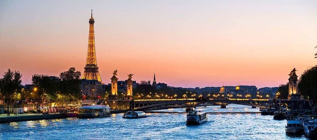 Einmalige Kulisse fr ein auergewhnliches Dinner: der Eiffelturm  | Foto: s4svisualsFotolia