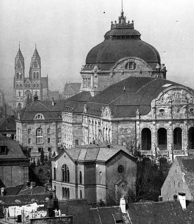 Die Alte Synagoge in Freiburg vor ihrer Zerstörung.  | Foto: Stadtarchiv Freiburg