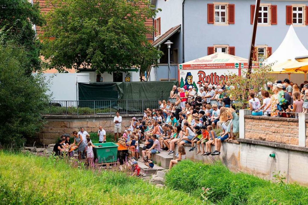 Viel los war am Wochenende beim Lorenz...it Hefezopf-Challenge und Entenrennen.  | Foto: Timo Dörr
