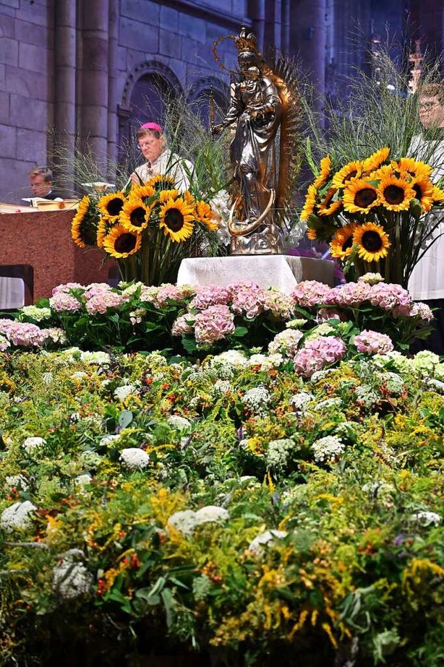 Erzbischof Stephan Burger whrend des Pontifikalamts  | Foto: Thomas Kunz