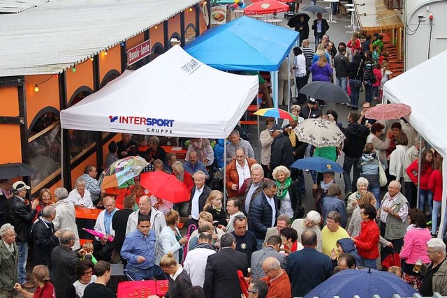 Auch bei unbestndigem Wetter war vor ...st  in frheren Jahren stets viel los.  | Foto: Adelbert Mutz