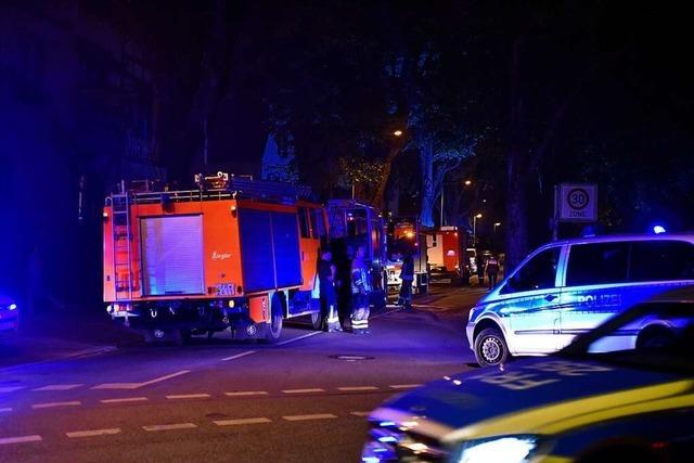 Polizei entdeckt Feuer an Freiburger Grillstelle und leitet Ermittlungsverfahren ein