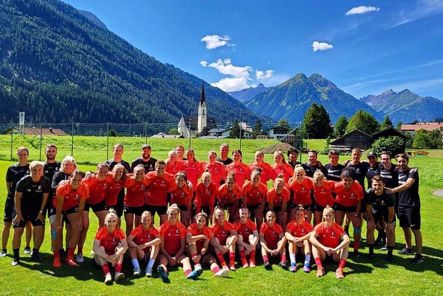 Das Abschlussbild vom Trainingslager d...r Fuballerinnen in Elbigenalp, Tirol.  | Foto: Andreas Strepenick