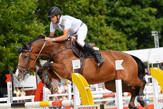 Michael Herhalt beim Turnier in Gundelfingen im Sattel von Ascona  | Foto: Achim Keller