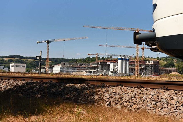 Die Bauarbeiten fr das neue Zentralklinikum laufen.  | Foto: Jonas Hirt