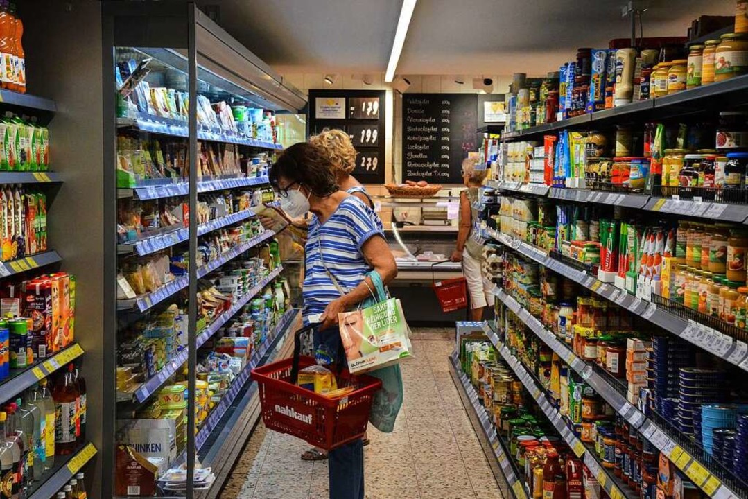 Selten geworden: Ein kleiner Supermarkt in Fußnähe, wie hier Freudig in Staufen  | Foto: Gabriele Hennicke
