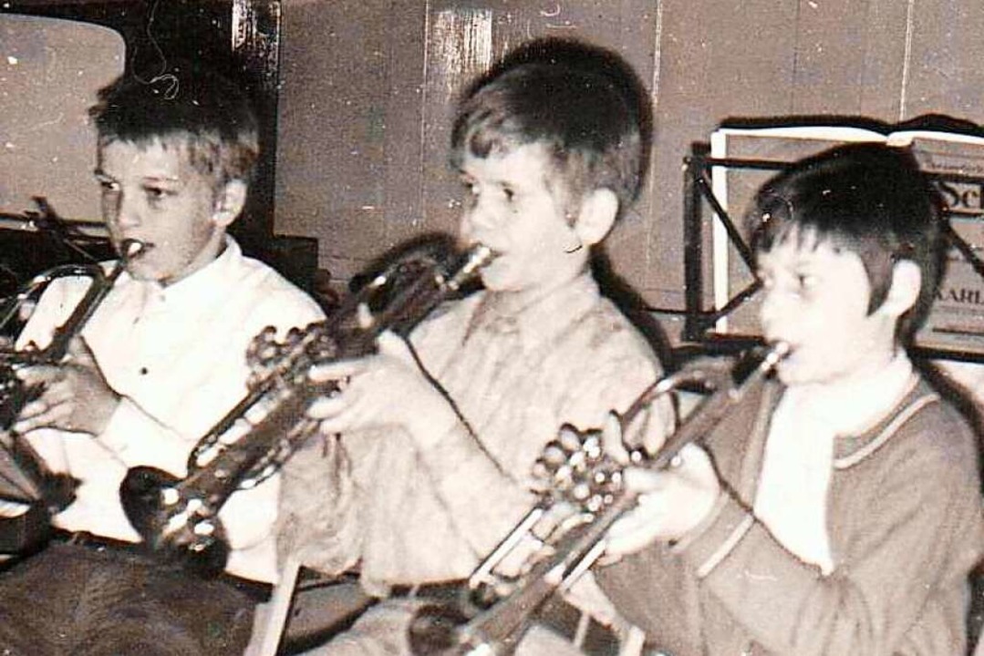 Die Musik hatte es Roland Br (rechts)...m Unterricht im Alter von zehn Jahren.  | Foto: Privat