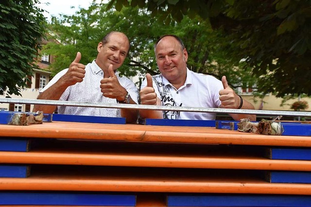 Die Hauptorganisatoren Helmut Augsten ...erer freuen sich auf das Trottoirfest.  | Foto: Maja Tolsdorf