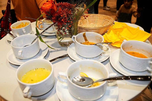 Die vielfltigen Suppen finden reienden Absatz.  | Foto: Bettina Schaller