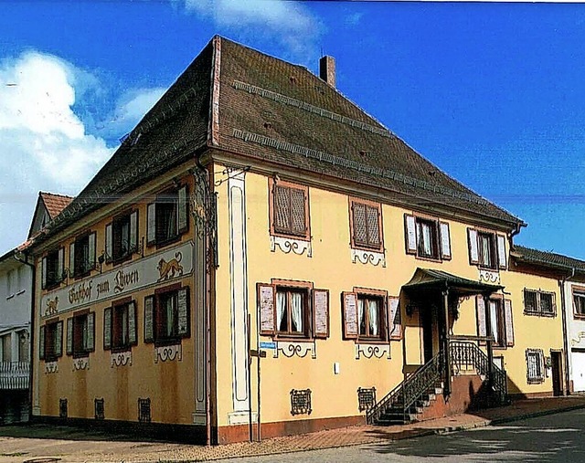 Eine Freiflche (rechts) ist geblieben...m Grundstck ist Wohnungsbau geplant.   | Foto: Archiv Karl Schweizer