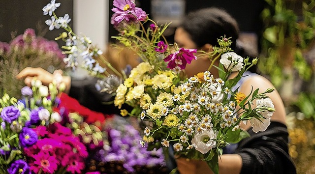 Sag&#8217;s mit Blumen. Floristinnen bekommen mehr Geld.   | Foto: IG BAU