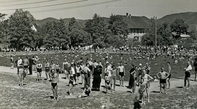 1936 wurde das erste Schwimmbad Kirchz... unter anderem zur Tourismusfrderung.  | Foto: Gemeindearchiv Kirchzarten Nachlass Axel Steinhart