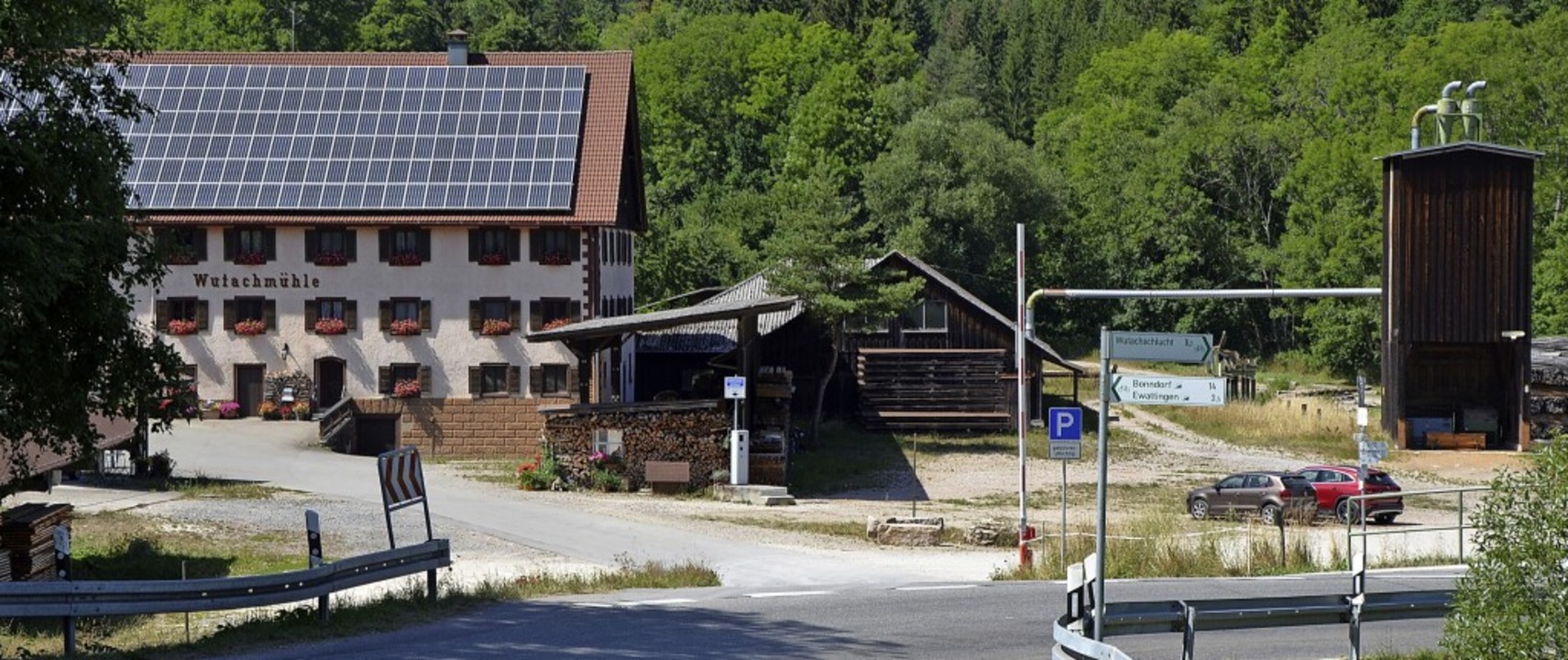 Die Wutachmühle war auch Sägewerk, Gasthaus und Elektrizitätswerk.  | Foto: Friedbert Zapf