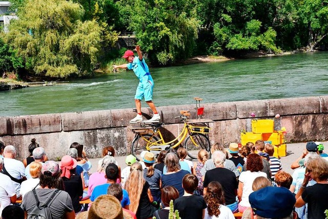 Die alte Rheinbrcke stand als Spielort im Mittelpunkt.  | Foto: Heinz und Monika Vollmar