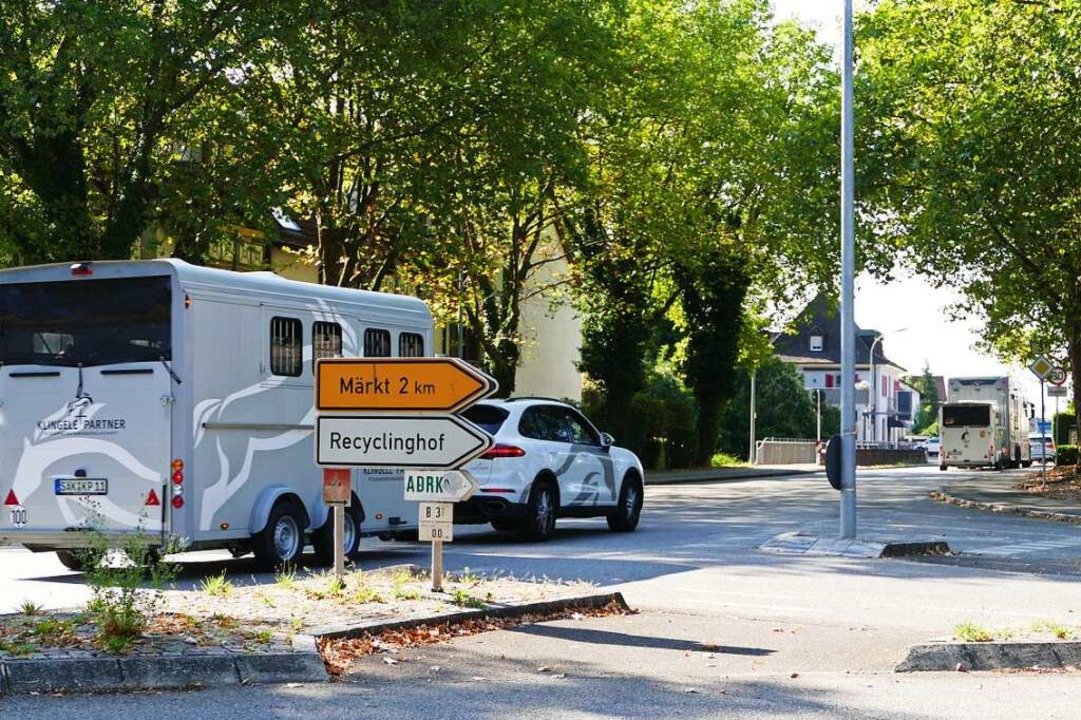 An der Abzweigung der Kreisstrae nach...man sich viele Verbesserungen erhofft.  | Foto: Victoria Langelott