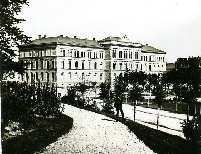 Die Hhere Brgerschule (spter Rottec...te knapp 100 Jahre lang das Stadtbild.  | Foto: Gottlieb Theodor Hase