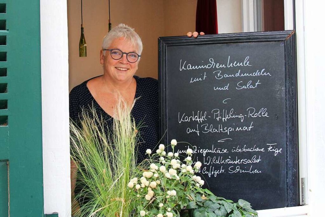 Die Wirtin Ute Grunwald kennt die Vorlieben ihrer Gäste.  | Foto: Christine Speckner