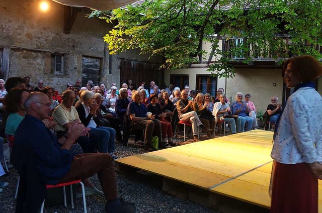 Der Hof als Salon: Das Theater im Hof,...rts in zeitgenssischer Form aufleben.  | Foto: Roswitha Frey