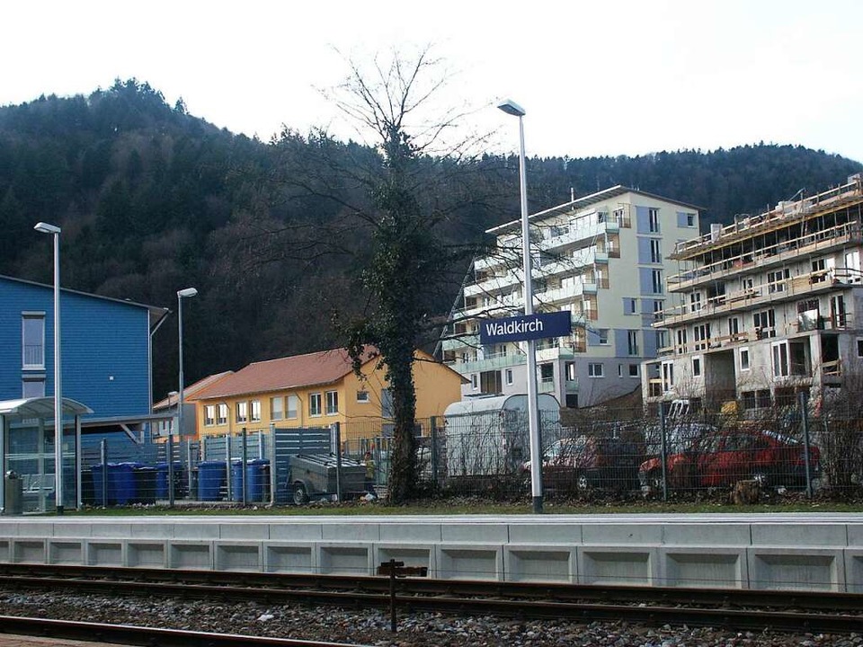 Aufnahme von 2005: Das erste Terrassen... war schon fertig, das nchste in Bau.  | Foto: Sylvia Timm