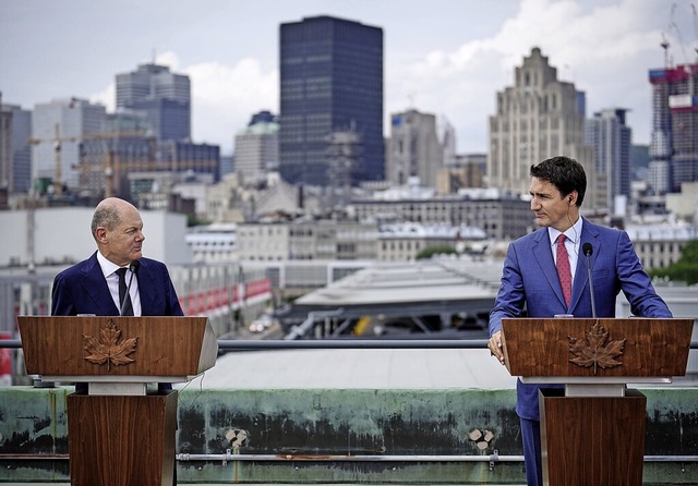 Treffen in Montreal, den Ukraine-Krieg...f: Olaf Scholz (l.) und Justin Trudeau  | Foto: Kay Nietfeld (dpa)