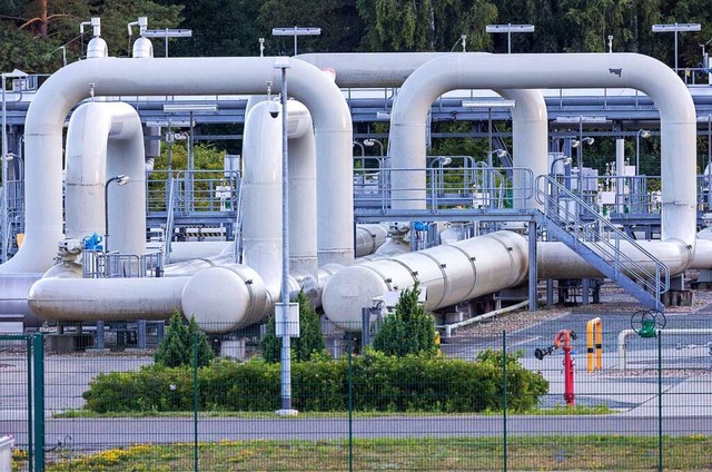 Mecklenburg-Vorpommern, Lubmin: Rohrsy...ation der Ostseepipeline Nord Stream 1  | Foto: Jens Bttner (dpa)