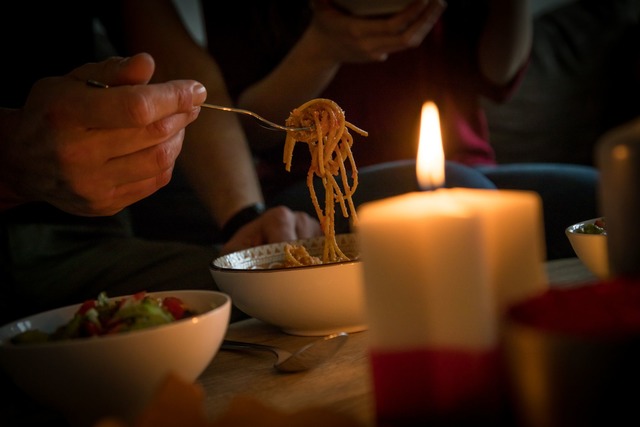 Experten raten, lieber das Abendessen ...t das Fr&uuml;hst&uuml;ck wegzulassen.  | Foto: Christin Klose/dpa-tmn