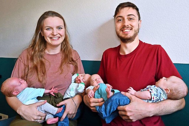 Freiburgs jngste Grofamilie: Lilly u...inks) Ronja, Sophie, Hellen und Arthur  | Foto: Michael Bamberger