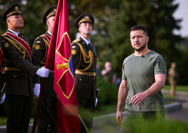 Wolodymyr Selenskyj bei den Feierlichkeiten zum Unabhngigkeitstag  | Foto: Uncredited (dpa)