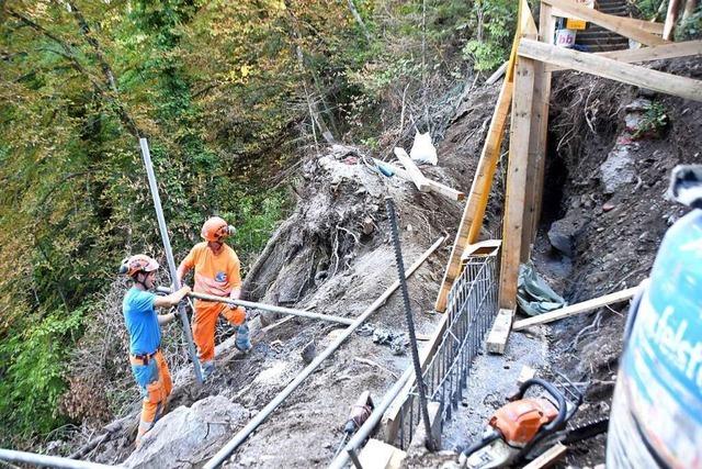 Beton kommt in Laufenburg mit dem Hubschrauber