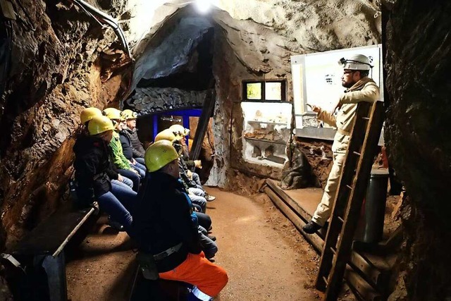 Ein Schutzhelm gehrt zur professionellen Bergmannsausrstung.  | Foto: Markus Kiefer