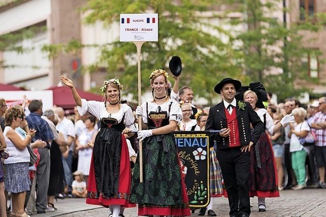Haguenau feiert sein traditionelles Hopfenfest mit Gruppen aus aller Welt