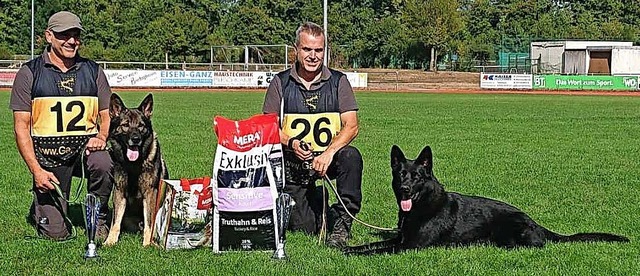 Erfolg fr Mnstertler Hundsportler a...ater mit Iso, Arno Stiefvater mit Jazz  | Foto: Hundesportverein Mnstertal