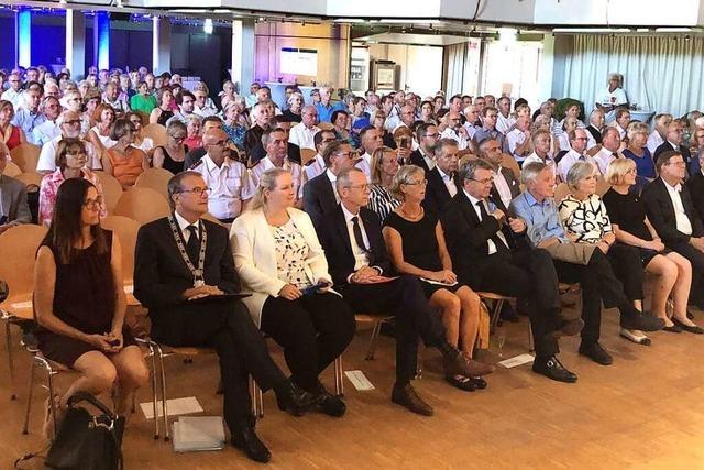 400 Gste feiern die 100 Jahre junge Stadt Rheinfelden
