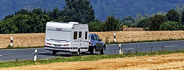 Nicht nur auf Urlaubsfahrten gilt: Die...isses Alter nicht berschritten haben.  | Foto: Robert Michael (dpa)