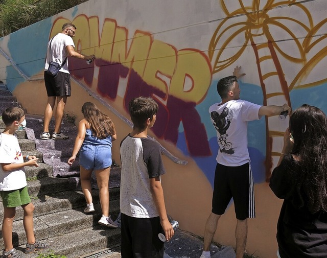 Das Graffiti Sommer am Emmendinger Jugendzentrum passt zur Jahreszeit.  | Foto: Georg Vo