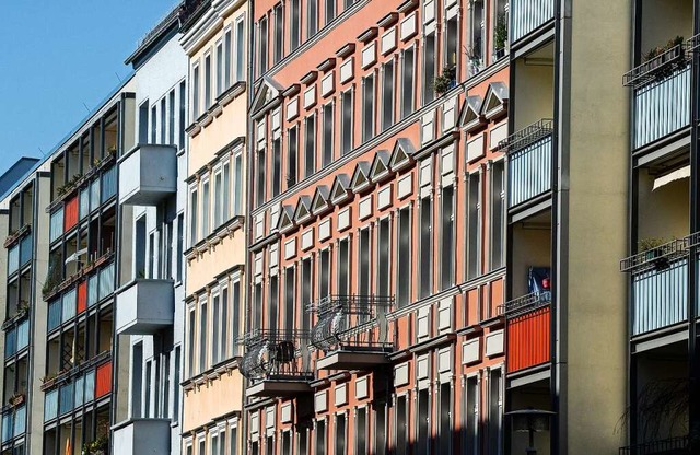 Huserfront im Berliner Bezirk Friedrichshain  | Foto: Jens Kalaene (dpa)